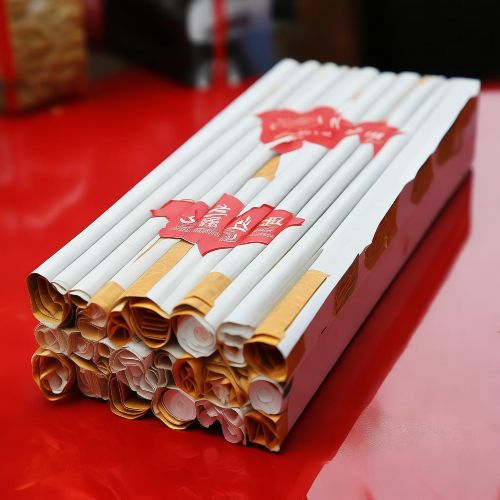 回收软中华烟多少钱一条 2024年整条软中华回收市场价目表
